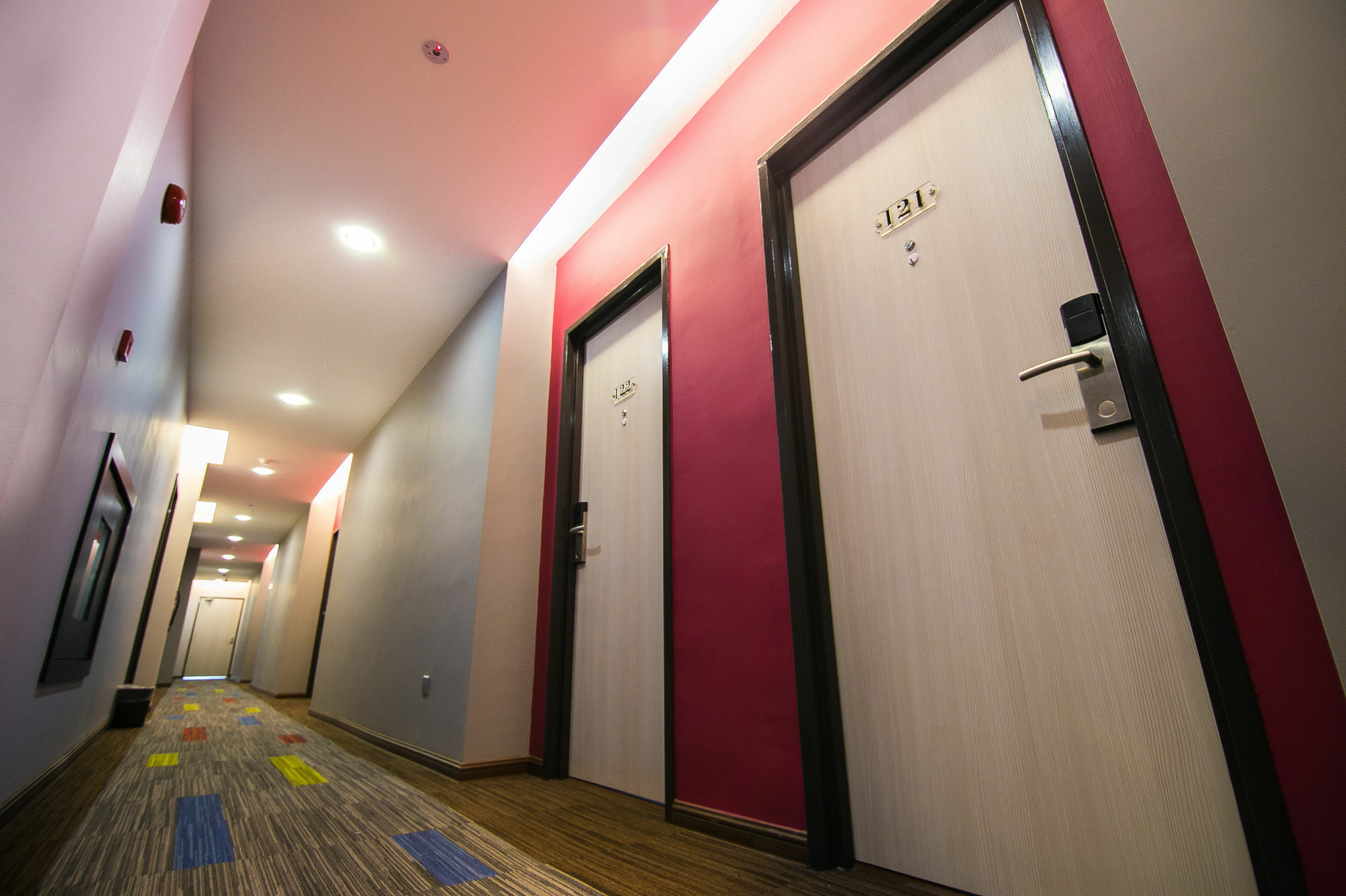 איפוה Indra Hotel - Boutique Suites מראה חיצוני תמונה