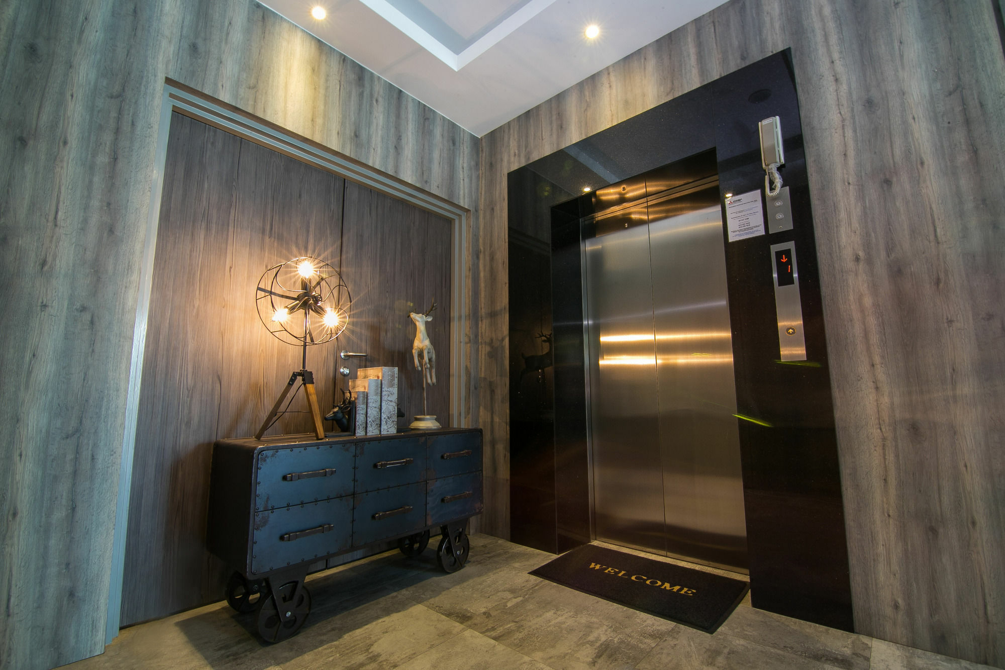 איפוה Indra Hotel - Boutique Suites מראה חיצוני תמונה