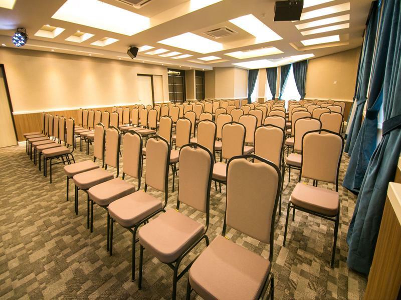 איפוה Indra Hotel - Boutique Suites מראה חיצוני תמונה
