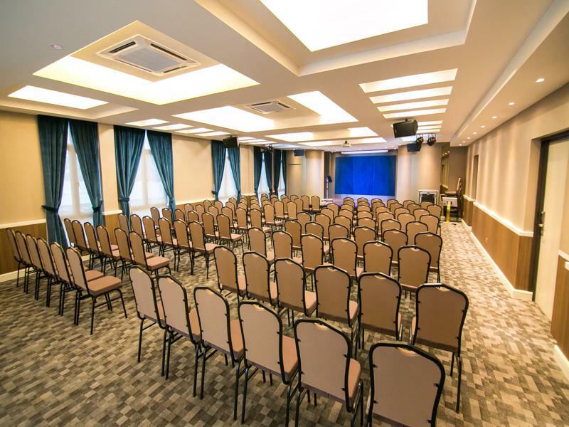 איפוה Indra Hotel - Boutique Suites מראה חיצוני תמונה