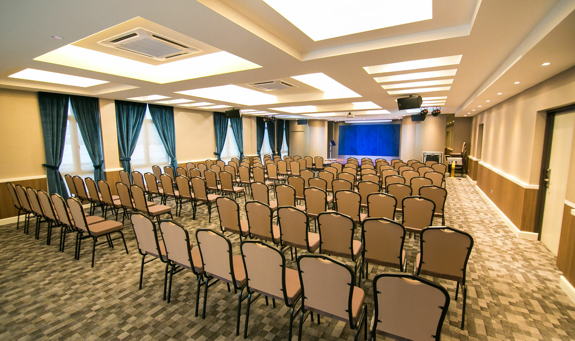 איפוה Indra Hotel - Boutique Suites מראה חיצוני תמונה