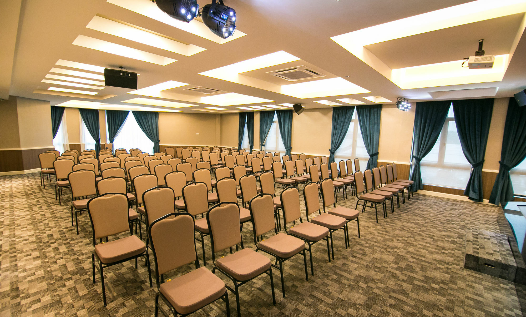 איפוה Indra Hotel - Boutique Suites מראה חיצוני תמונה