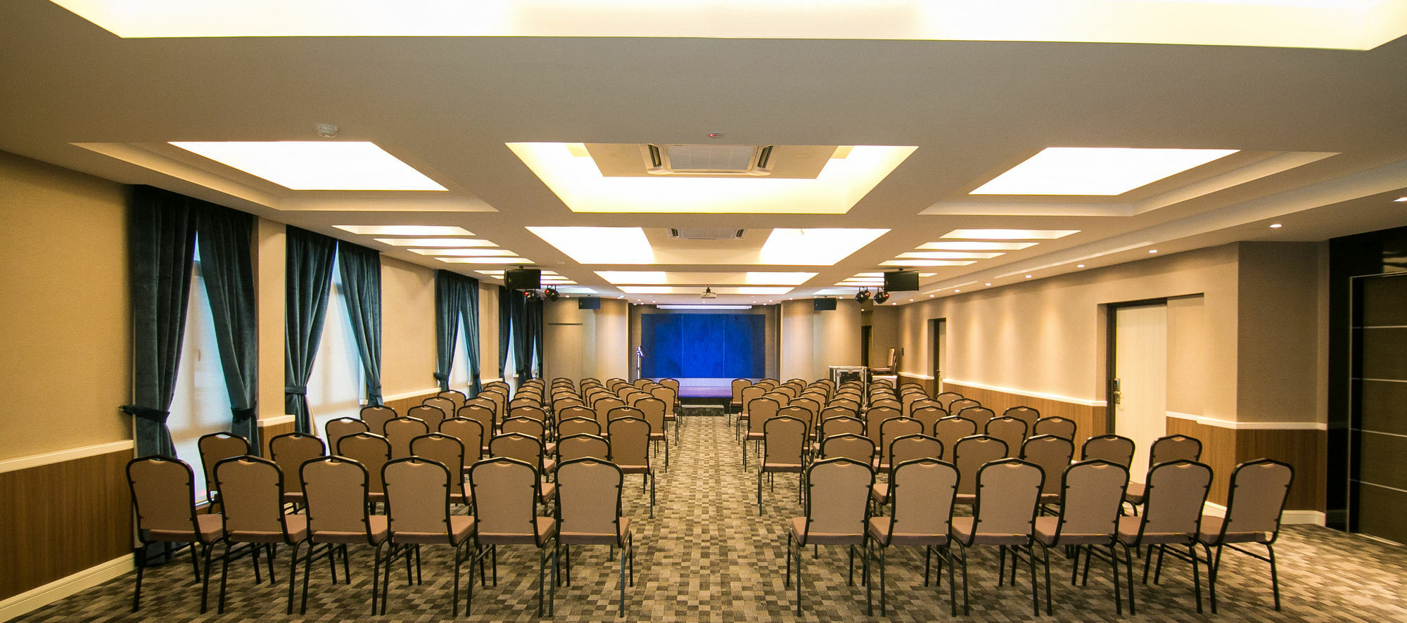 איפוה Indra Hotel - Boutique Suites מראה חיצוני תמונה