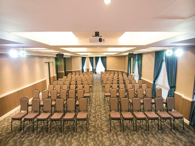 איפוה Indra Hotel - Boutique Suites מראה חיצוני תמונה