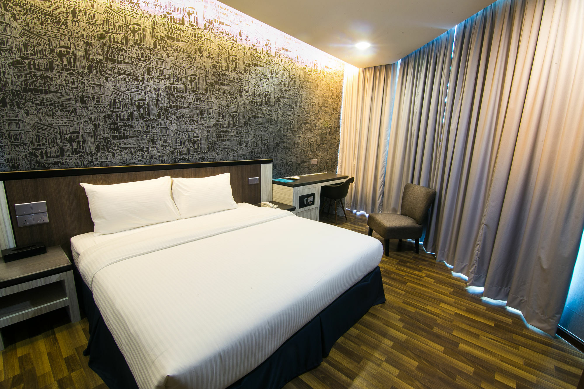 איפוה Indra Hotel - Boutique Suites מראה חיצוני תמונה