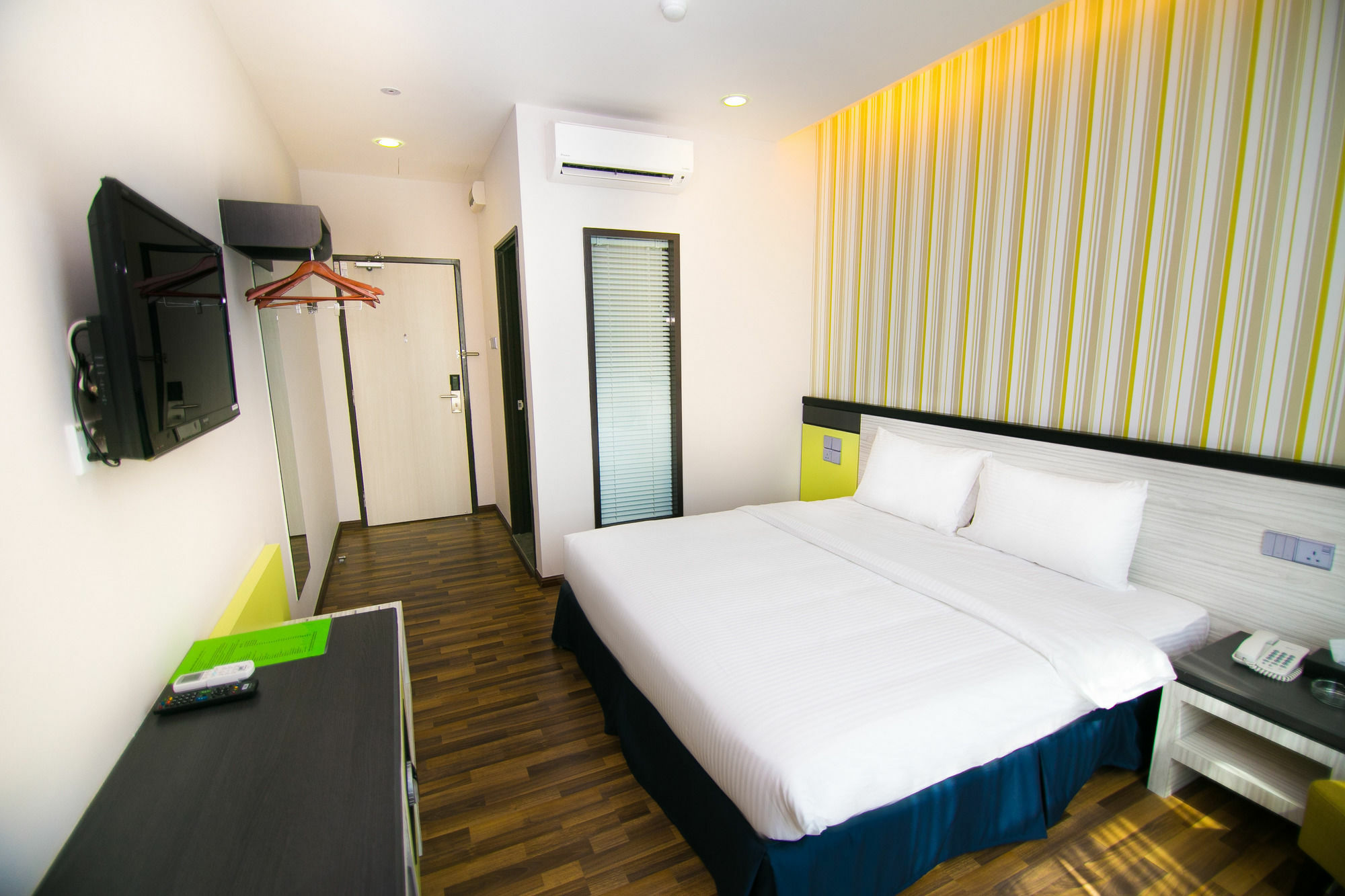 איפוה Indra Hotel - Boutique Suites מראה חיצוני תמונה